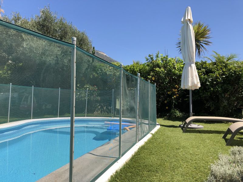Pool Fence Installation Scene
